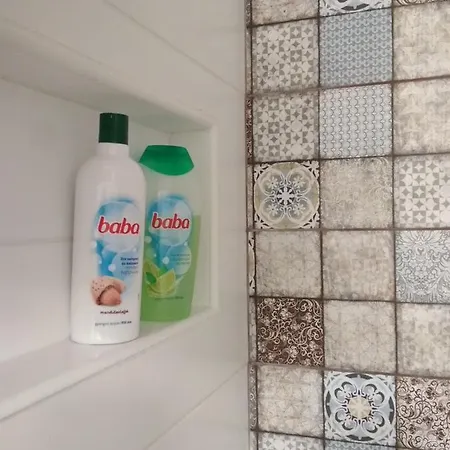 Apartamento Tettyei Házikó *