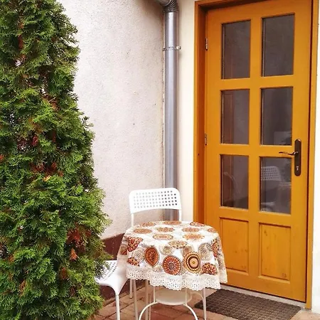 Tettyei Házikó Apartman *