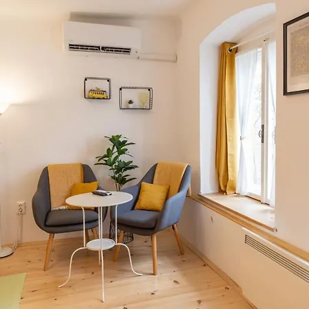 Apartment Tettyei Haziko Pecs