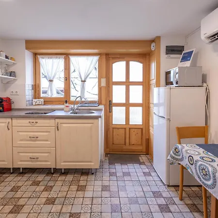 Tettyei Haziko Apartment Pecs